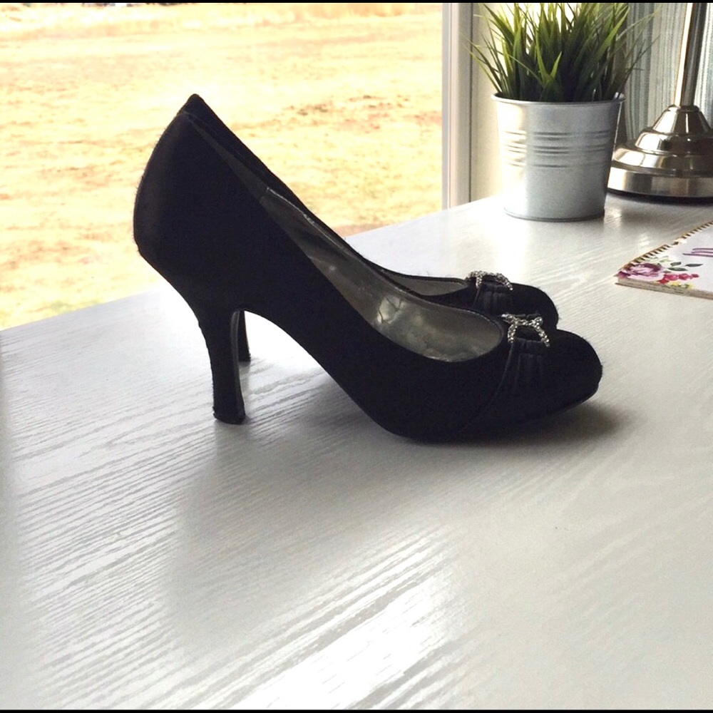 Black Deb heels